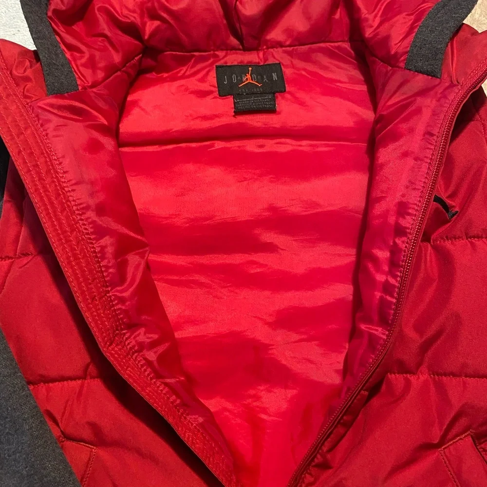 Youth boys Nike Air Jordan Puffer Sweatshirt Hoodie Warm Jacket Size Small Red